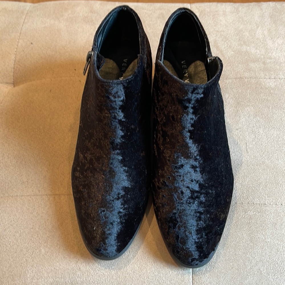 Very Volatile velvet booties